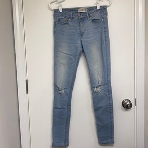 Abercrombie Light wash skinny jeans